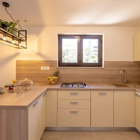 Modernes Mit Traumhaften Meerblick, Nur 400 Meter Zum Crikvenica