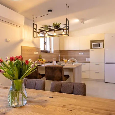 Apartment Modernes Mit Traumhaften Meerblick, Nur 400 Meter Zum