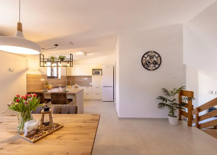 Apartman Modernes Mit Traumhaften Meerblick, Nur 400 Meter Zum Crikvenica